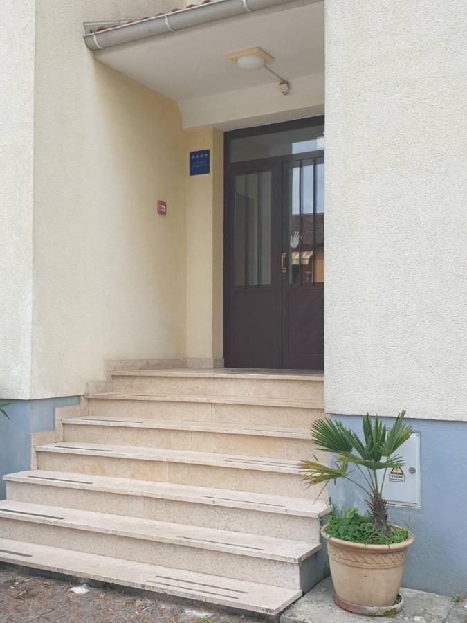 Apartment Lara Rovinj Eksteriør billede
